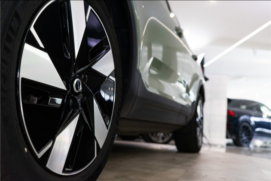 Volvo XC40 Extended Range 82 kWh Ultimate NL AUTO+NAP+1E EIG. | SOH 96% | H/K | Pano | Trekhaak | Pilot | Garantie