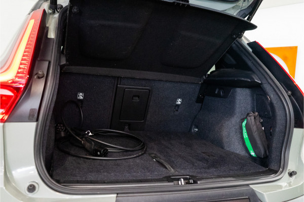 Volvo XC40 Extended Range 82 kWh Ultimate NL AUTO+NAP+1E EIG. | SOH 96% | H/K | Pano | Trekhaak | Pilot | Garantie