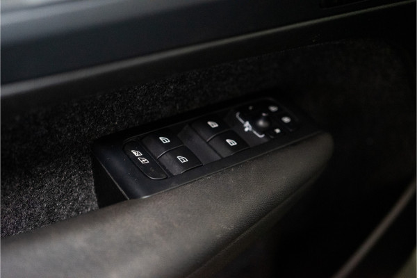 Volvo XC40 Extended Range 82 kWh Ultimate NL AUTO+NAP+1E EIG. | SOH 96% | H/K | Pano | Trekhaak | Pilot | Garantie