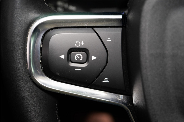 Volvo XC40 Extended Range 82 kWh Ultimate NL AUTO+NAP+1E EIG. | SOH 96% | H/K | Pano | Trekhaak | Pilot | Garantie