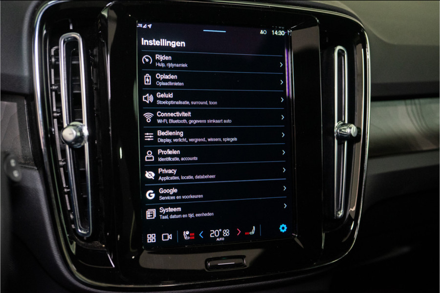 Volvo XC40 Extended Range 82 kWh Ultimate NL AUTO+NAP+1E EIG. | SOH 96% | H/K | Pano | Trekhaak | Pilot | Garantie