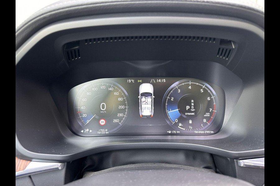 Volvo XC60 2.0 B4 Inscription | Panorama | Adaptive CC | Cam360 | HUD | Blindspot |