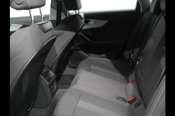 Audi A4 Avant 40 TFSI 205pk S-Tronic S-Line | Climate control | Adaptive cruise control | Navigatie | Parkeersensoren | Stoelverwarming | Elektrische achterklep | Apple Carplay/ Android Auto