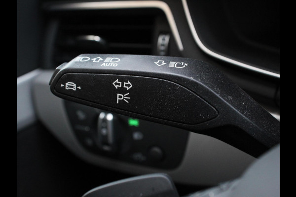 Audi A4 Avant 40 TFSI 205pk S-Tronic S-Line | Climate control | Adaptive cruise control | Navigatie | Parkeersensoren | Stoelverwarming | Elektrische achterklep | Apple Carplay/ Android Auto