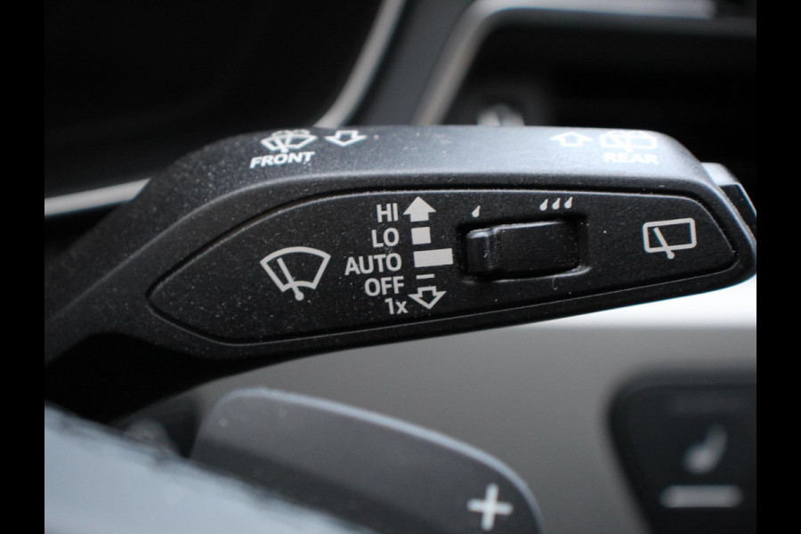 Audi A4 Avant 40 TFSI 205pk S-Tronic S-Line | Climate control | Adaptive cruise control | Navigatie | Parkeersensoren | Stoelverwarming | Elektrische achterklep | Apple Carplay/ Android Auto