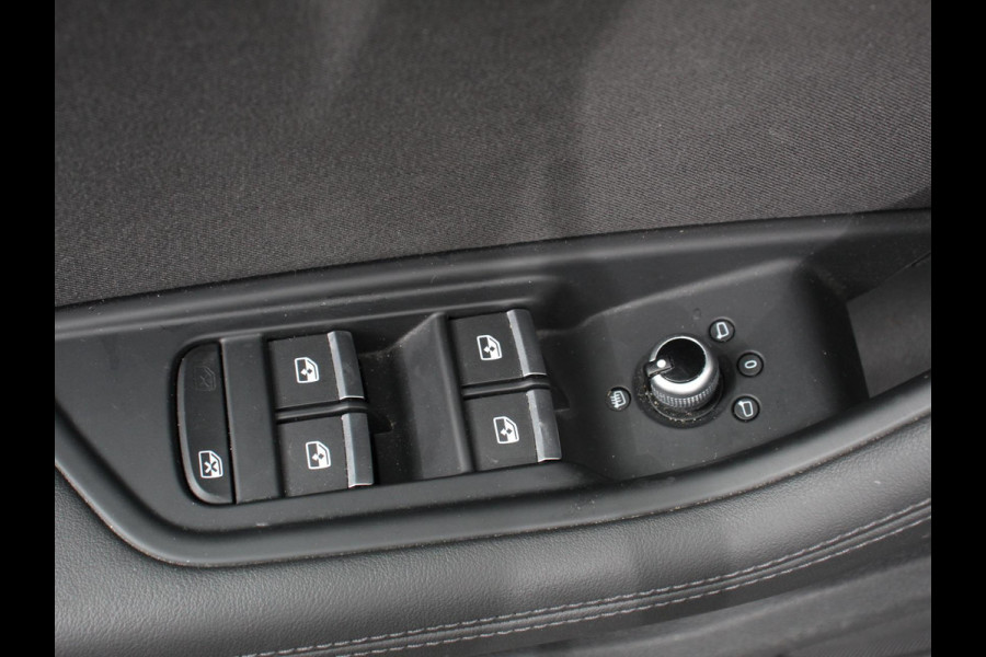 Audi A4 Avant 40 TFSI 205pk S-Tronic S-Line | Climate control | Adaptive cruise control | Navigatie | Parkeersensoren | Stoelverwarming | Elektrische achterklep | Apple Carplay/ Android Auto