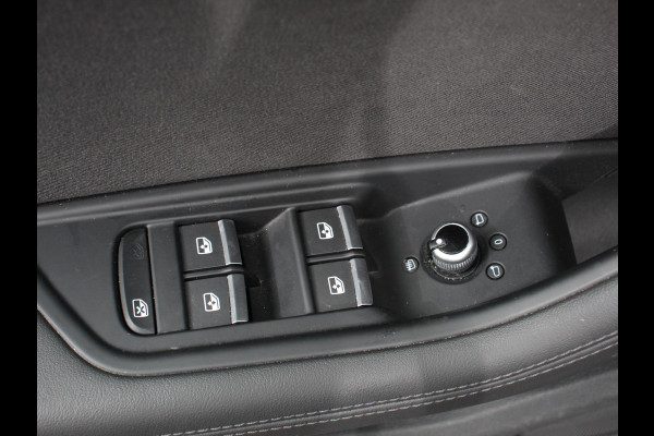Audi A4 Avant 40 TFSI 205pk S-Tronic S-Line | Climate control | Adaptive cruise control | Navigatie | Parkeersensoren | Stoelverwarming | Elektrische achterklep | Apple Carplay/ Android Auto