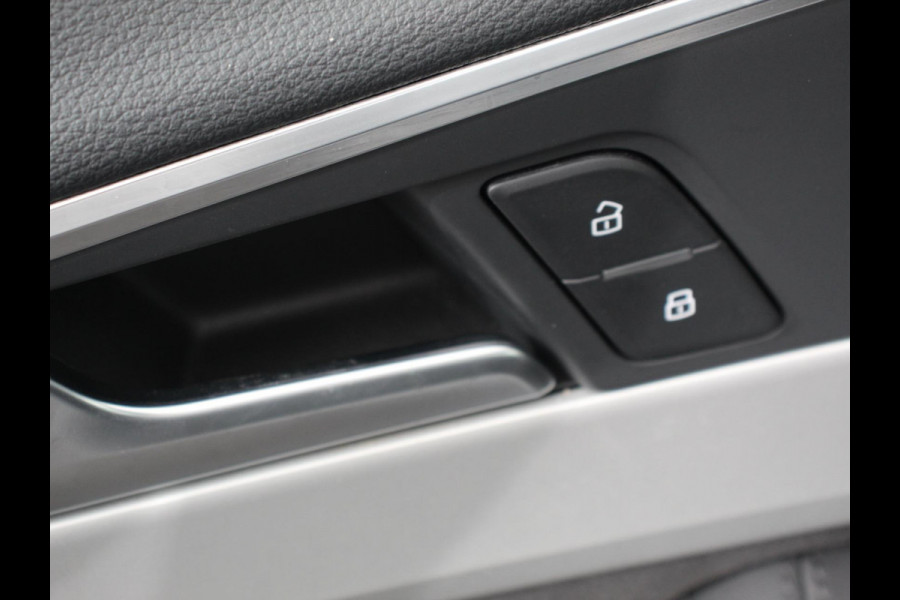 Audi A4 Avant 40 TFSI 205pk S-Tronic S-Line | Climate control | Adaptive cruise control | Navigatie | Parkeersensoren | Stoelverwarming | Elektrische achterklep | Apple Carplay/ Android Auto