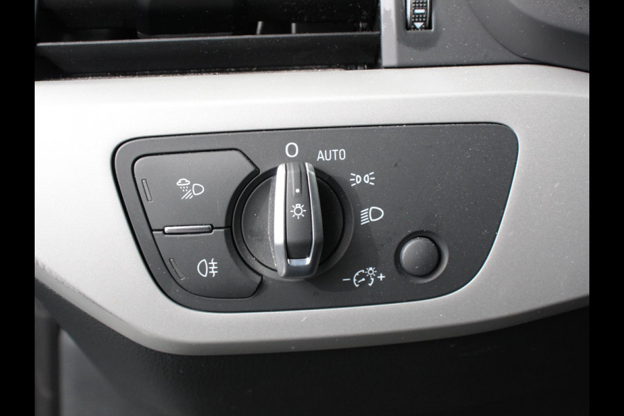 Audi A4 Avant 40 TFSI 205pk S-Tronic S-Line | Climate control | Adaptive cruise control | Navigatie | Parkeersensoren | Stoelverwarming | Elektrische achterklep | Apple Carplay/ Android Auto