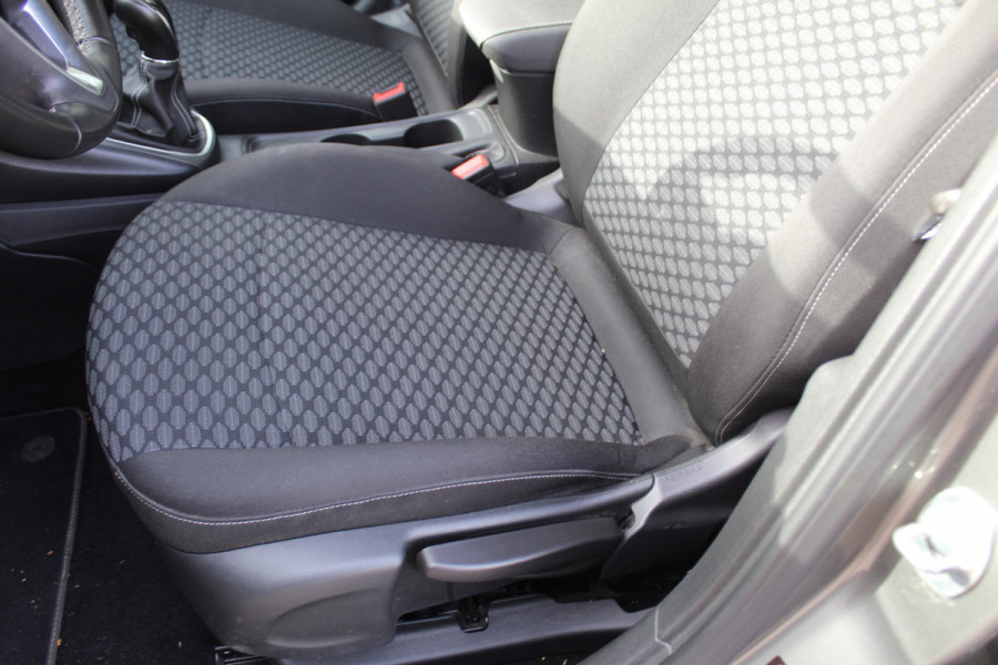 Opel Astra 1.0 Turbo Online Edition 5deurs , zeer nette auto Climate control , Cruise control , Navigatie , Bluetooth Parkeersensoren achter en voor