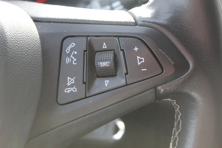 Opel Astra 1.0 Turbo Online Edition 5deurs , zeer nette auto Climate control , Cruise control , Navigatie , Bluetooth Parkeersensoren achter en voor