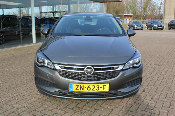 Opel Astra 1.0 Turbo Online Edition 5deurs , zeer nette auto Climate control , Cruise control , Navigatie , Bluetooth Parkeersensoren achter en voor