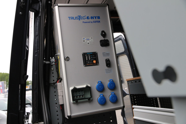 Mercedes-Benz Sprinter 317 CDI | Aut. | L2H2 | Omvormer | Inrichting | Luifel | 3.5t trekgewicht..