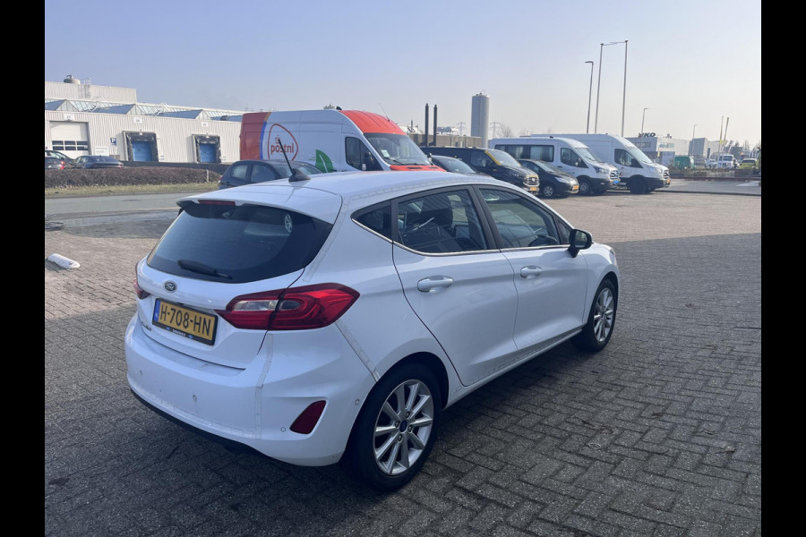 Ford Fiesta 1.0 EcoBoost Titanium 95pk | Winterpack | Adaptieve Cruise controle | Achteruitrijcamera | SYNC 3 Navigatie | Apple Carplay/Android Auto
