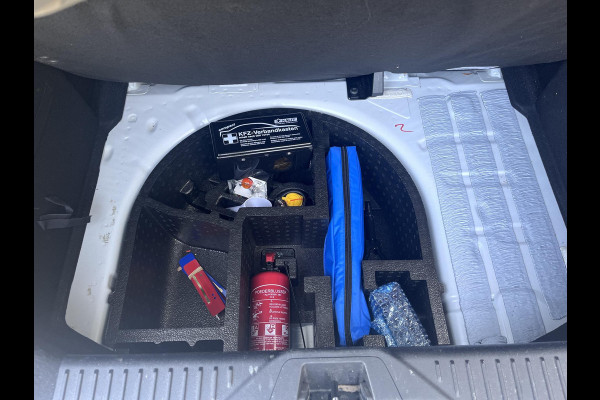 Ford Fiesta 1.0 EcoBoost Titanium 95pk | Winterpack | Adaptieve Cruise controle | Achteruitrijcamera | SYNC 3 Navigatie | Apple Carplay/Android Auto