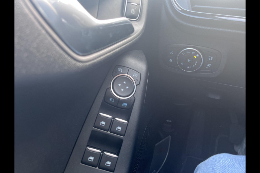Ford Fiesta 1.0 EcoBoost Titanium 95pk | Winterpack | Adaptieve Cruise controle | Achteruitrijcamera | SYNC 3 Navigatie | Apple Carplay/Android Auto