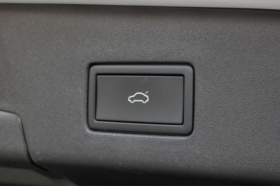 Volkswagen ID.4 First PRO MAX 77 kWh | SOH 91% | IQ-LIGHT | 360 CAMERA | STOELMASSAGE | ACC