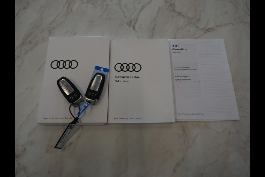 Audi Q4 e-tron 40 Edition 82 kWh | Stoelverwarming | Cruise | Climate | Carplay | Zwarte Hemel | DAB | PDC