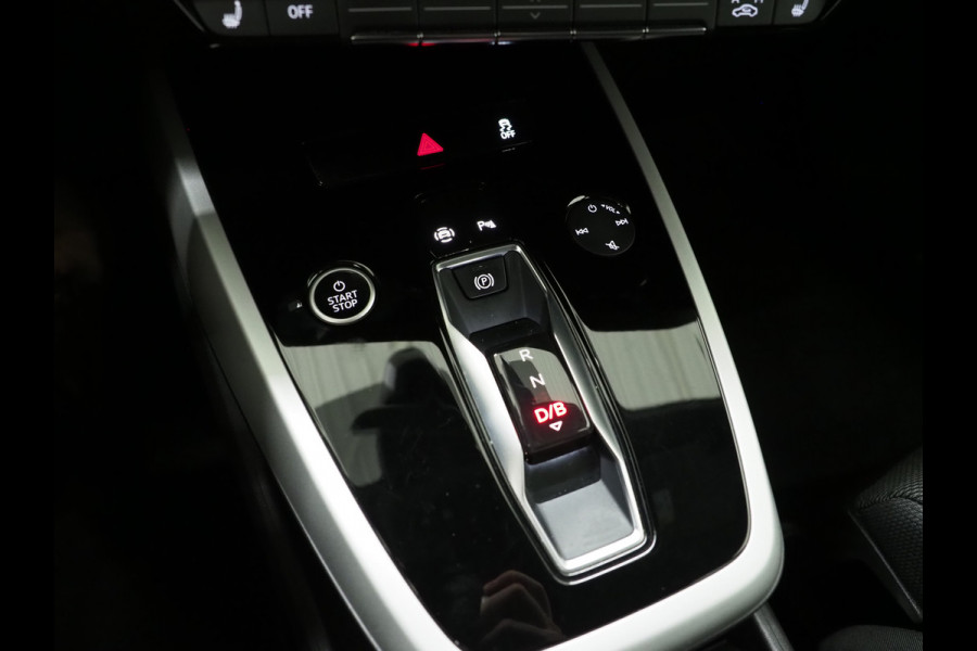 Audi Q4 e-tron 40 Edition 82 kWh | Stoelverwarming | Cruise | Climate | Carplay | Zwarte Hemel | DAB | PDC