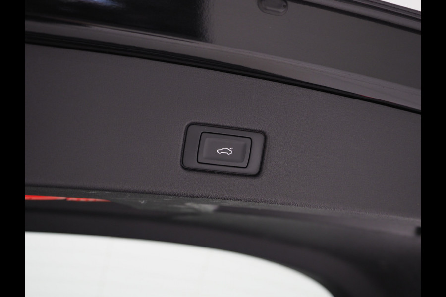 Audi Q4 e-tron 40 Edition 82 kWh | Stoelverwarming | Cruise | Climate | Carplay | Zwarte Hemel | DAB | PDC