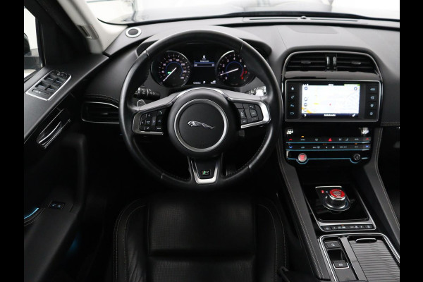 Jaguar F-Pace 2.0 R-Sport AWD 25t | Panoramadak | Leder | Stoelverwarming | Bi-Xenon | Camera | Navigatie | 20'' | Meridian Surround | Bluetooth | Cruise control | Parkeerhulp | Climate control