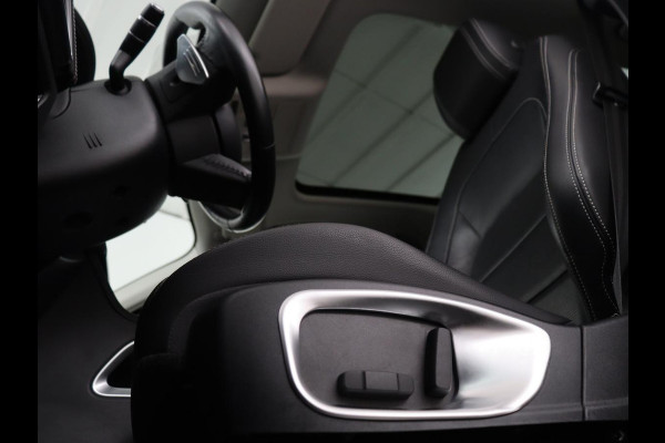 Jaguar F-Pace 2.0 R-Sport AWD 25t | Panoramadak | Leder | Stoelverwarming | Bi-Xenon | Camera | Navigatie | 20'' | Meridian Surround | Bluetooth | Cruise control | Parkeerhulp | Climate control