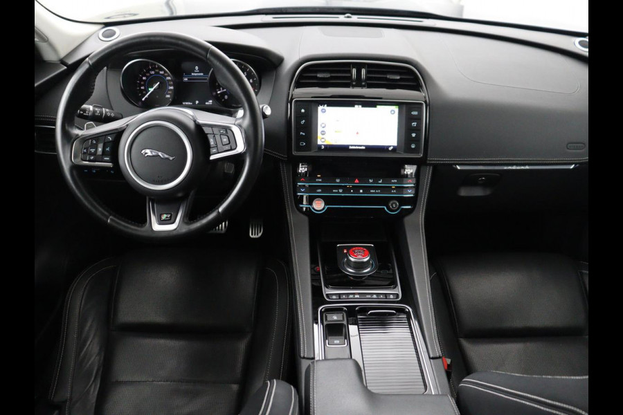 Jaguar F-Pace 2.0 R-Sport AWD 25t | Panoramadak | Leder | Stoelverwarming | Bi-Xenon | Camera | Navigatie | 20'' | Meridian Surround | Bluetooth | Cruise control | Parkeerhulp | Climate control