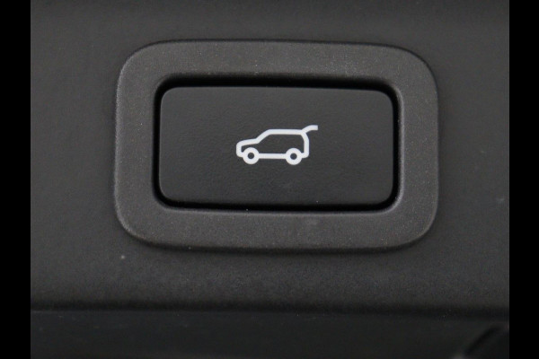 Jaguar F-Pace 2.0 R-Sport AWD 25t | Panoramadak | Leder | Stoelverwarming | Bi-Xenon | Camera | Navigatie | 20'' | Meridian Surround | Bluetooth | Cruise control | Parkeerhulp | Climate control