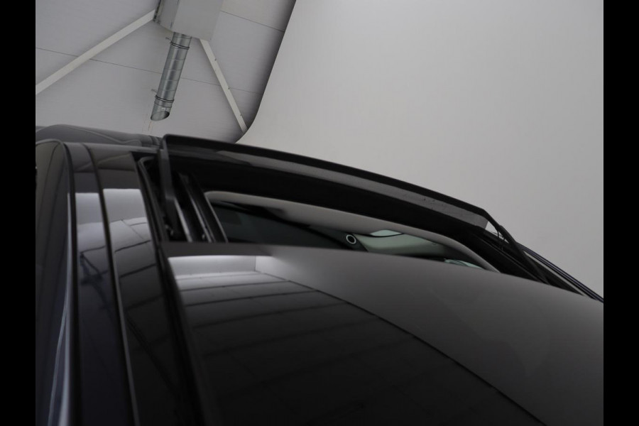 Jaguar F-Pace 2.0 R-Sport AWD 25t | Panoramadak | Leder | Stoelverwarming | Bi-Xenon | Camera | Navigatie | 20'' | Meridian Surround | Bluetooth | Cruise control | Parkeerhulp | Climate control