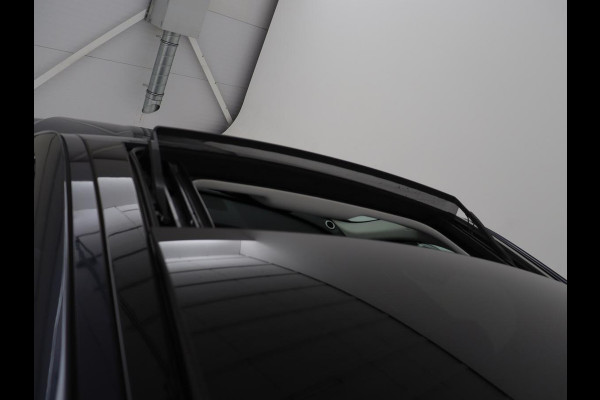 Jaguar F-Pace 2.0 R-Sport AWD 25t | Panoramadak | Leder | Stoelverwarming | Bi-Xenon | Camera | Navigatie | 20'' | Meridian Surround | Bluetooth | Cruise control | Parkeerhulp | Climate control