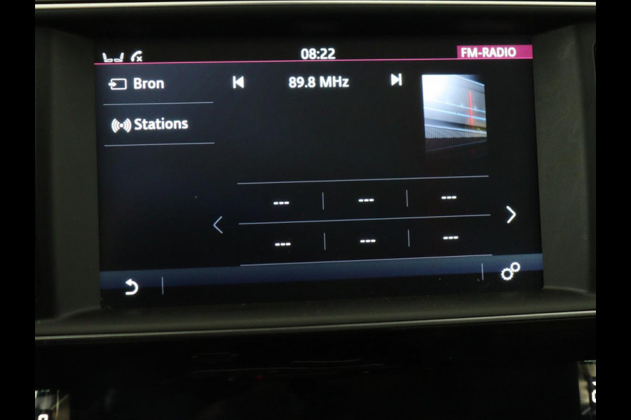 Jaguar F-Pace 2.0 R-Sport AWD 25t | Panoramadak | Leder | Stoelverwarming | Bi-Xenon | Camera | Navigatie | 20'' | Meridian Surround | Bluetooth | Cruise control | Parkeerhulp | Climate control