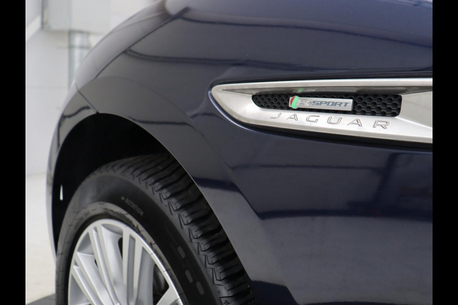 Jaguar F-Pace 2.0 R-Sport AWD 25t | Panoramadak | Leder | Stoelverwarming | Bi-Xenon | Camera | Navigatie | 20'' | Meridian Surround | Bluetooth | Cruise control | Parkeerhulp | Climate control
