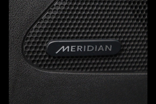 Jaguar F-Pace 2.0 R-Sport AWD 25t | Panoramadak | Leder | Stoelverwarming | Bi-Xenon | Camera | Navigatie | 20'' | Meridian Surround | Bluetooth | Cruise control | Parkeerhulp | Climate control