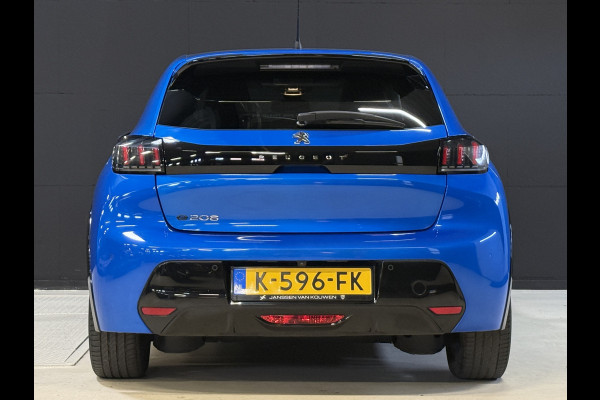 Peugeot e-208 EV Allure 50 kWh | Panoramadak | Camera | Apple Carplay | Draadloze lader