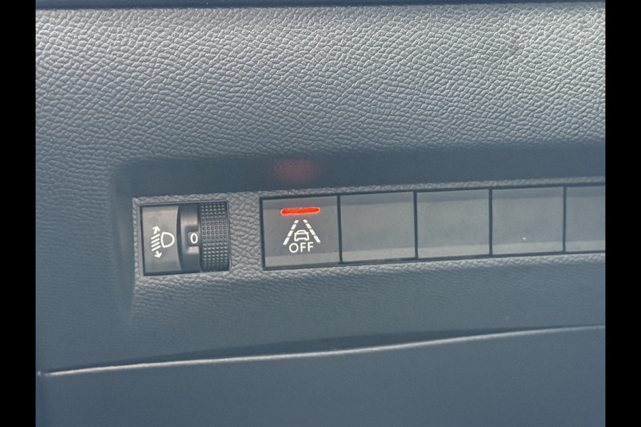Peugeot e-208 EV Allure 50 kWh | Panoramadak | Camera | Apple Carplay | Draadloze lader