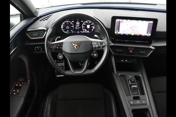 CUPRA Leon 1.4 eHybrid VZ | 245pk | Stoelverwarming | Carplay | Sfeerverlichting | Adaptive cruise | Navigatie | Full LED | Half leder | Stuurverwarming | Camera | Full LED | Keyless | PHEV | Plug In