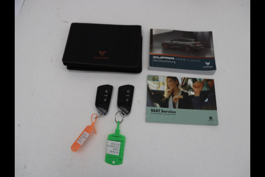 CUPRA Leon 1.4 eHybrid VZ | 245pk | Stoelverwarming | Carplay | Sfeerverlichting | Adaptive cruise | Navigatie | Full LED | Half leder | Stuurverwarming | Camera | Full LED | Keyless | PHEV | Plug In