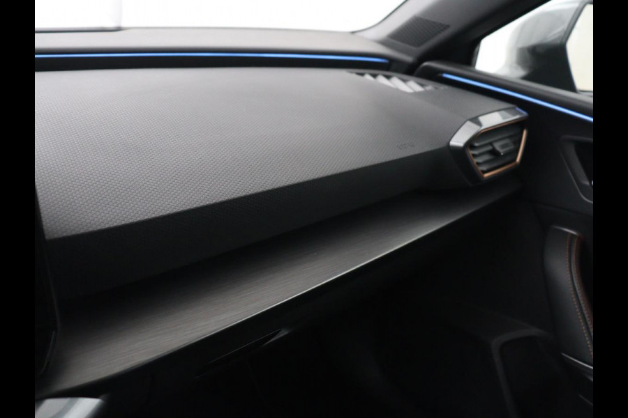 CUPRA Leon 1.4 eHybrid VZ | 245pk | Stoelverwarming | Carplay | Sfeerverlichting | Adaptive cruise | Navigatie | Full LED | Half leder | Stuurverwarming | Camera | Full LED | Keyless | PHEV | Plug In