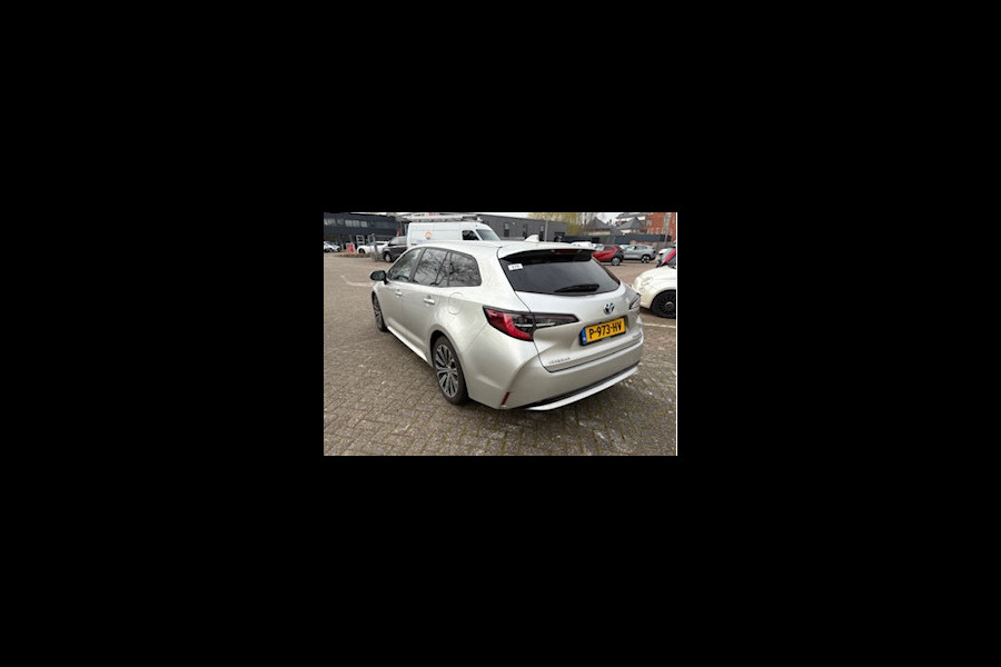 Toyota Corolla Touring Sports 1.8 Hybrid Dynamic Plus | stuur/stoelverwarming | Apple Carplay/Android auto | Navigatie