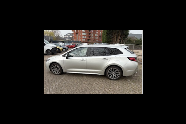 Toyota Corolla Touring Sports 1.8 Hybrid Dynamic Plus | stuur/stoelverwarming | Apple Carplay/Android auto | Navigatie