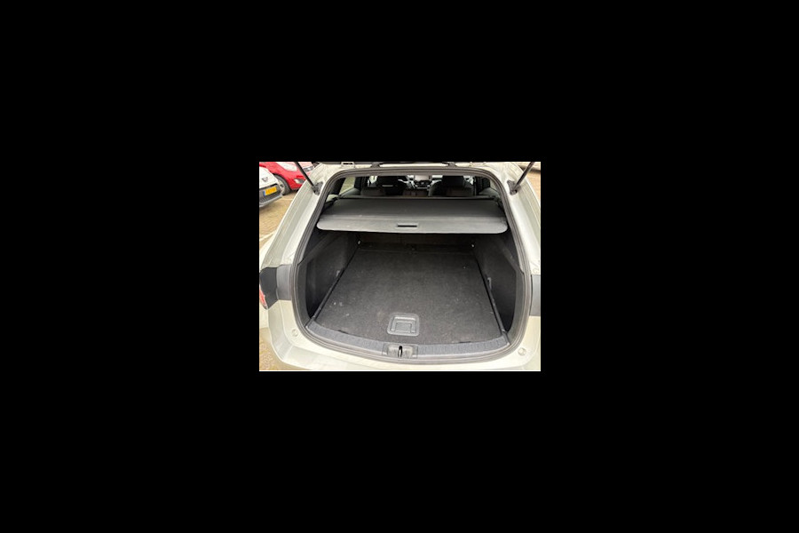 Toyota Corolla Touring Sports 1.8 Hybrid Dynamic Plus | stuur/stoelverwarming | Apple Carplay/Android auto | Navigatie