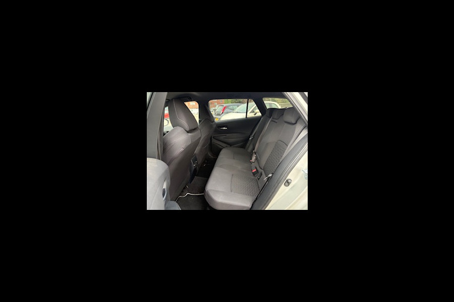 Toyota Corolla Touring Sports 1.8 Hybrid Dynamic Plus | stuur/stoelverwarming | Apple Carplay/Android auto | Navigatie