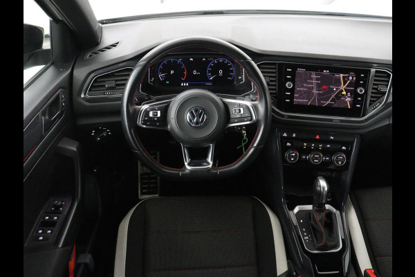 Volkswagen T-Roc 1.5 TSI Sport R Line | Trekhaak | Carplay | Full LED | Navigatie | Virtual Cockpit | Adaptive cruise | Parkeerhulp | 18'' | Climate control | Bluetooth | Getint glas