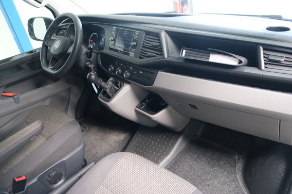 Volkswagen Transporter 2.0 TDI L2H1 28 - N.A.P. Airco, Cruise, Carplay, PDC, Trekhaak.