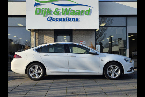 Opel Insignia Grand Sport 1.5 Turbo Business Executive Automaat – Parkeersensor - Navi – Luxe - Nap –