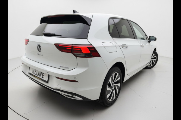 Volkswagen Golf 1.4 eHybrid 204PK DSG STYLE CAMERA/NAVI/STUURVERW.