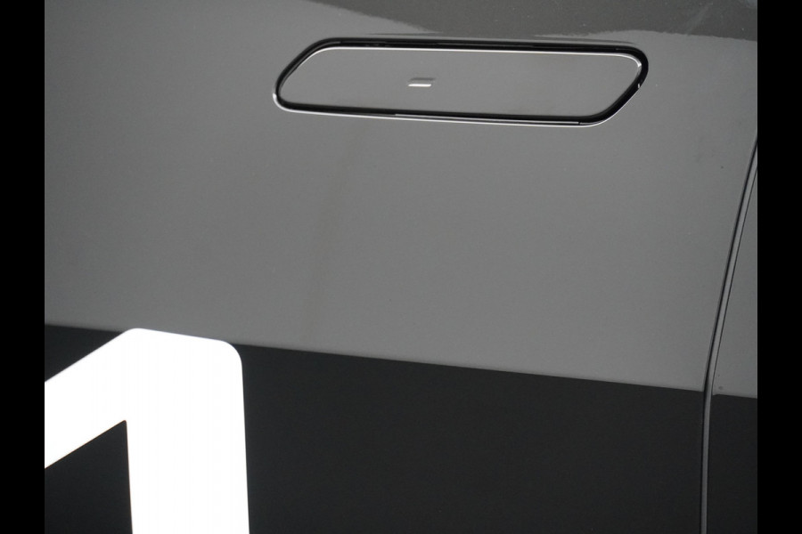 Kia Ev6 GT-Line Business Edition 84 kWh - Stoelverwarming/Ventilatie - GT-Line Design - Led Matrix koplampen - Elektrisch verstelbare voorstoelen met geheugen - Elektrische achterklep - Draadloos Apple Carplay/Android Auto - Fabrieksgarantie tot 10-2033