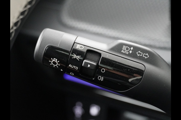 Kia Ev6 GT-Line Business Edition 84 kWh - Stoelverwarming/Ventilatie - GT-Line Design - Led Matrix koplampen - Elektrisch verstelbare voorstoelen met geheugen - Elektrische achterklep - Draadloos Apple Carplay/Android Auto - Fabrieksgarantie tot 10-2033