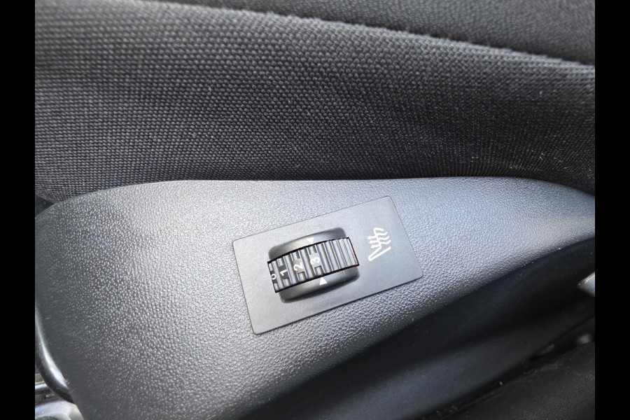 Peugeot 2008 1.2 PureTech Allure Automaat – Panoramadak – Camera – Half-leder