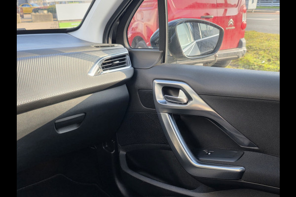 Peugeot 2008 1.2 PureTech Allure Automaat – Panoramadak – Camera – Half-leder